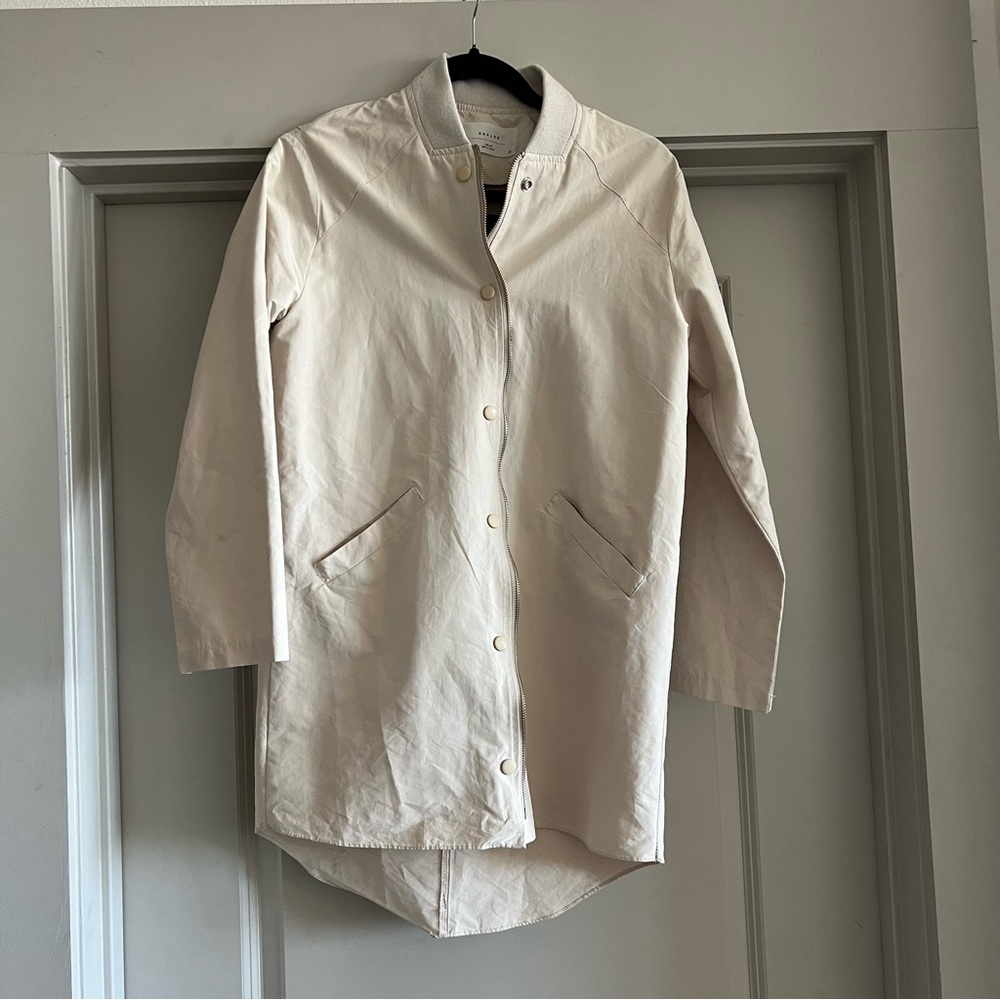 Analog Jacket | Beige Windbreaker | Snap or Zip Closure | Size S